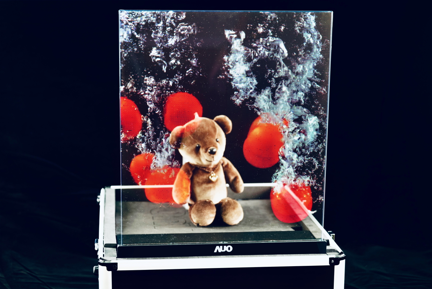 ���_�I���аlMicro LED͸���@ʾ�����߂�ߴ�͸�����@��������������ƴ��֮���ԣ��ɑ�����ǻ��Ƅӡ��ǻ��������̘Iչʾ�ȶ�Ԫ����