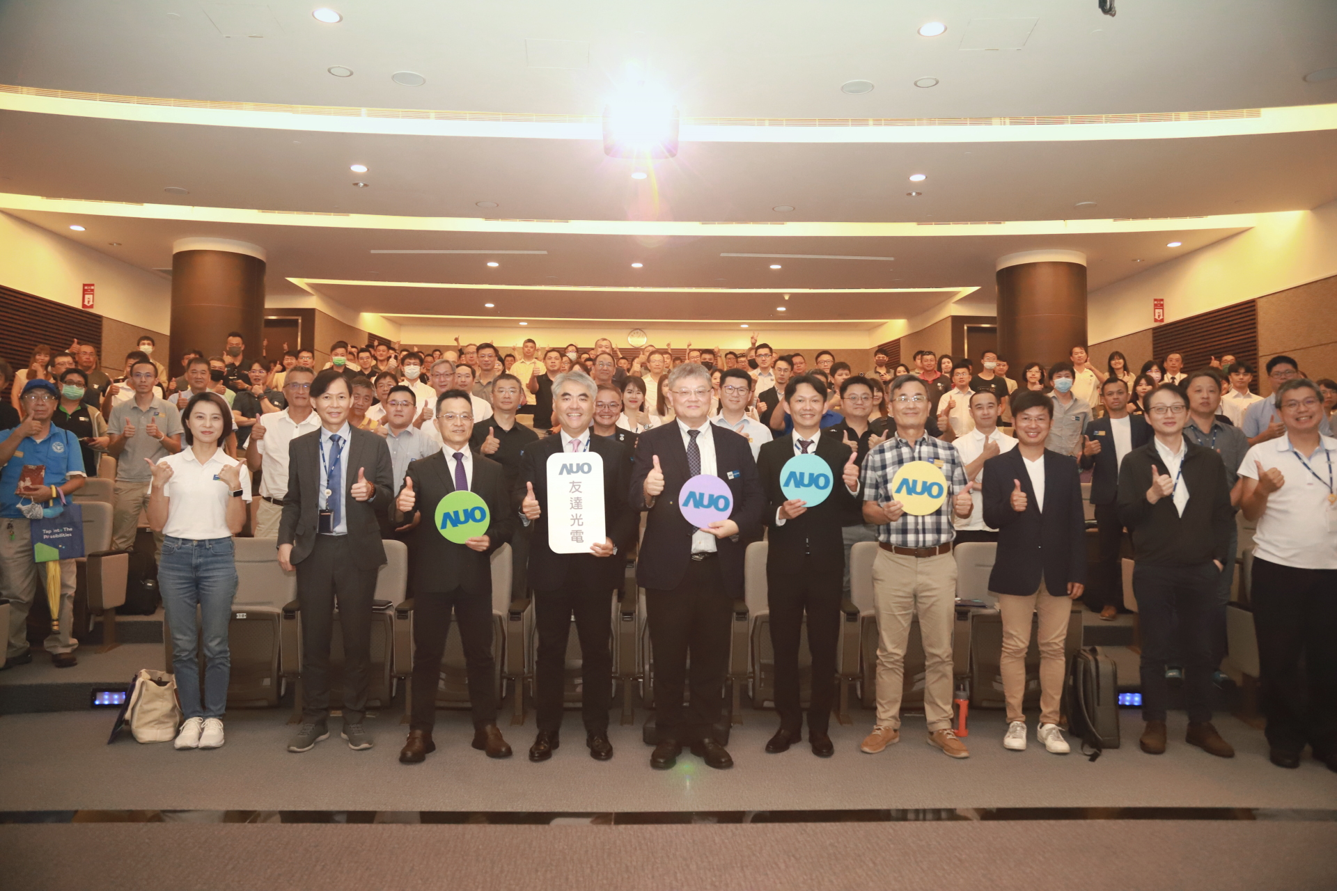 ���_�����Ո�I�򌣼ҹ���������Դ�lչ��������󼰽��B��p̼���h�}�M�н������ι�뢾Gɫ���m���BȦ�č������C��